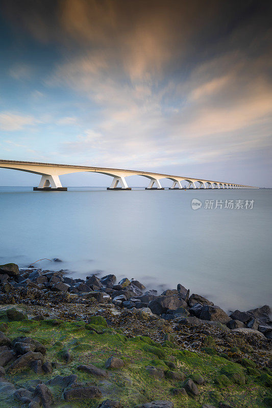 荷兰泽兰省的泽兰大桥(Zeelandbrug, Zeeland Bridge)